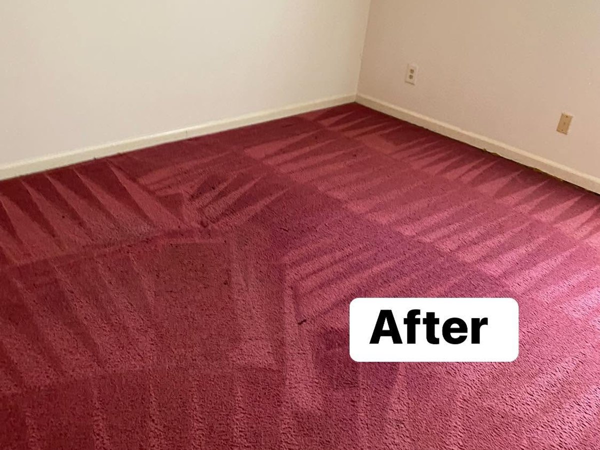 Red bedroom carpet after cleaning
